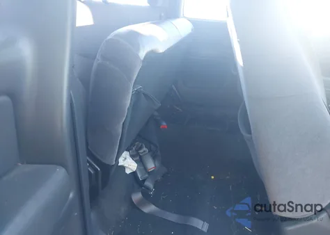 2001 GMC Sierra 1500 Sle z USA, uszkodzony, nr VIN 2GTEC19V411369483